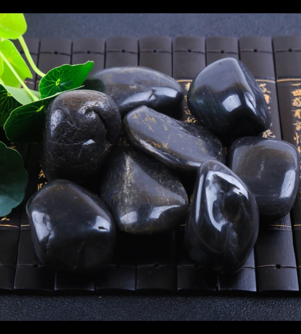 Fine, polished pebbles (Black)